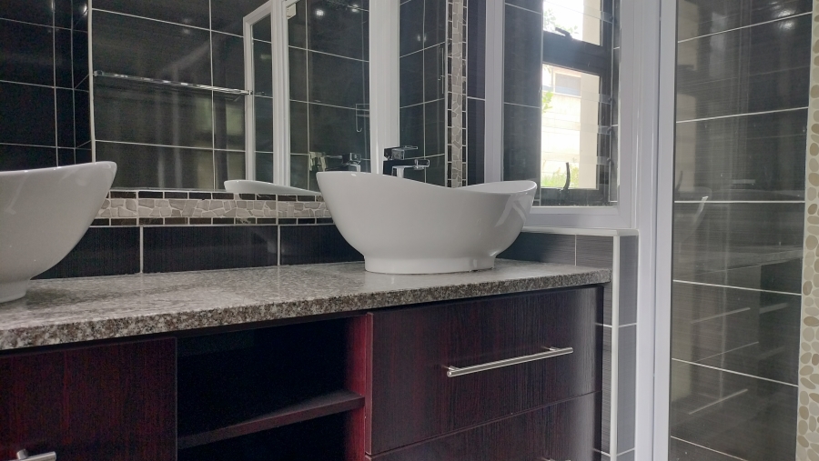 3 Bedroom Property for Sale in Fraaiuitsig Western Cape